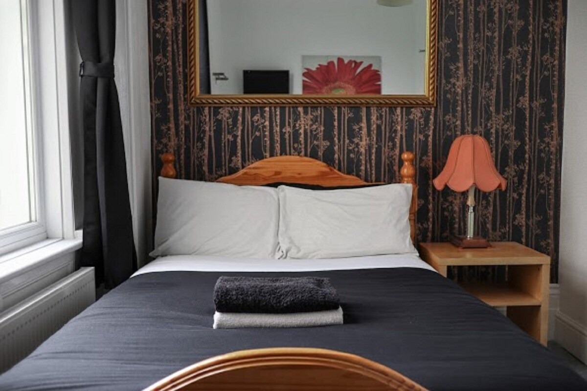 Double Room, one to two adults, at Hotel 261